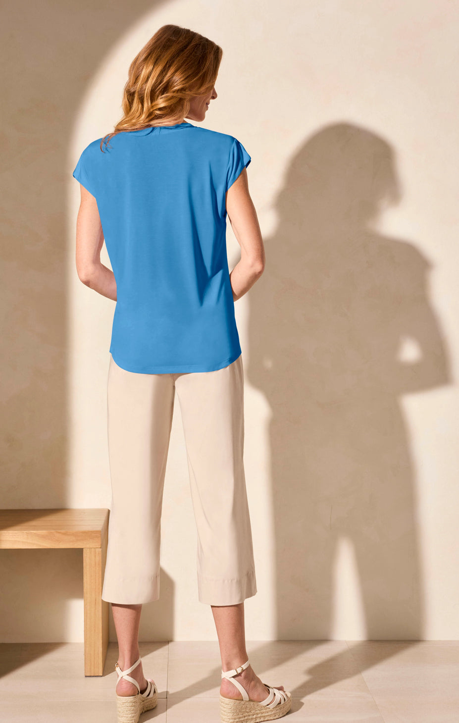 CAP SLEEVE V-NECK TOP