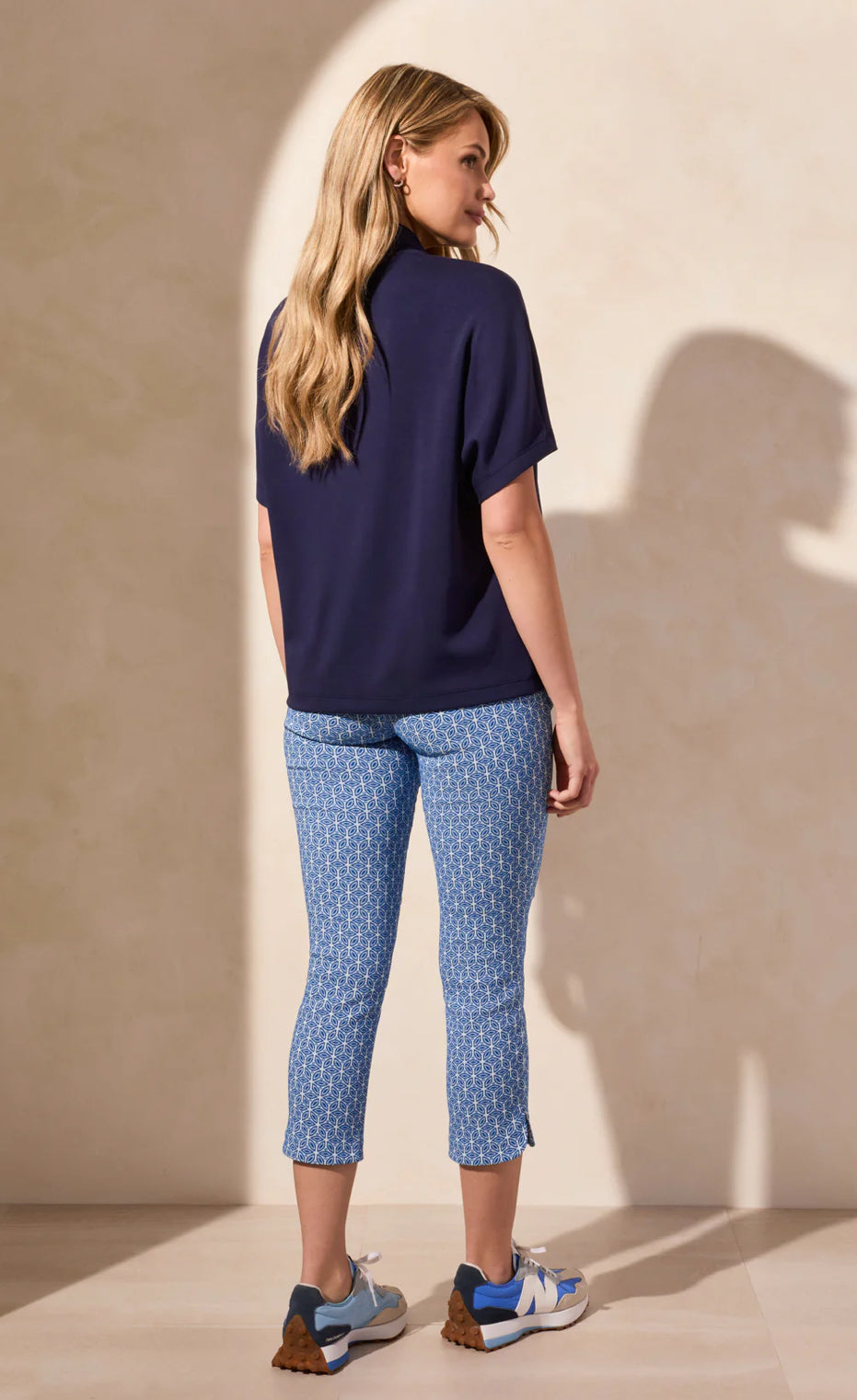 TECHNO LUX FUNNEL NECK SHORT SLEEVE TOP