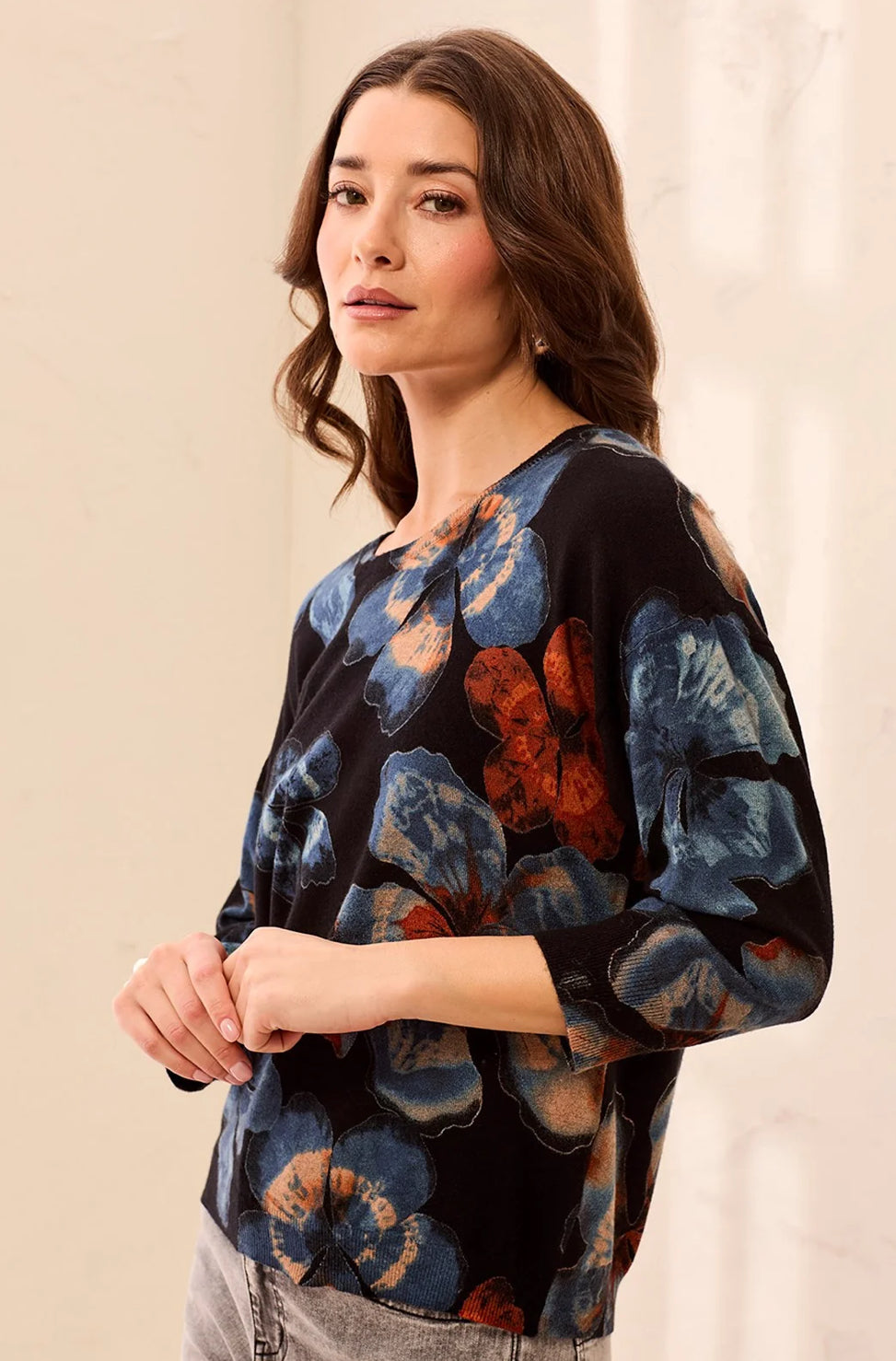 SWEATER SOFT YARN THREE-QUARTER SLEEVE CREWNECK