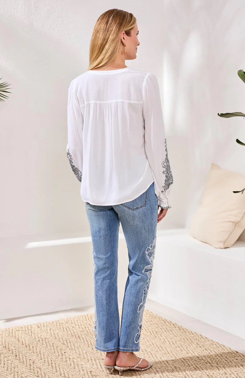 BLOUSE VISCOSE NOTCH NECK EMBROIDERED PUFF SLEEVE