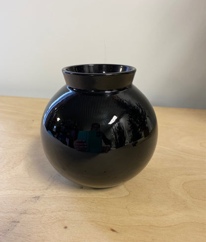 Vase black