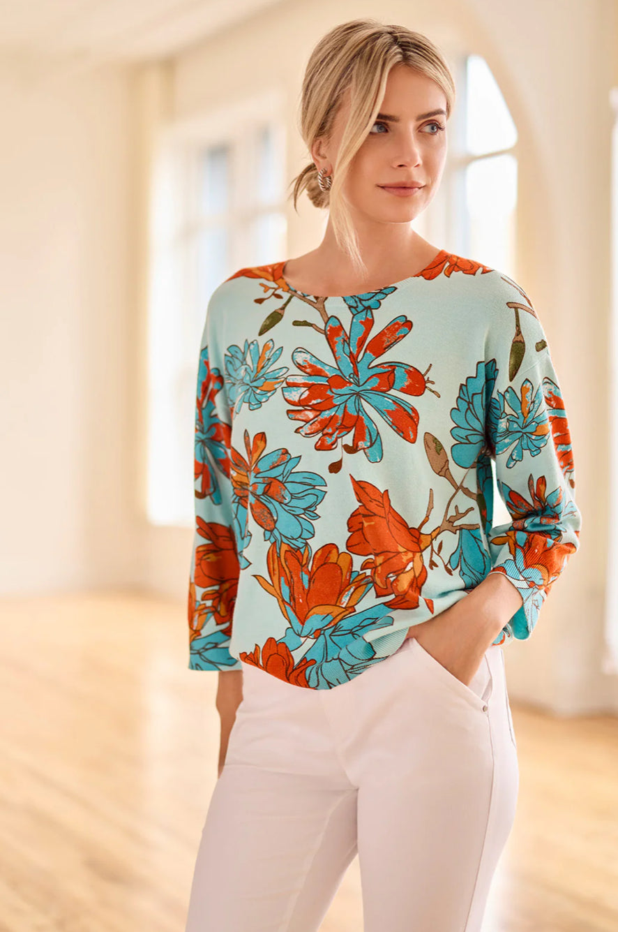 SOFT YARN THREE-QUARTER SLEEVE CREWNECK SWEATER