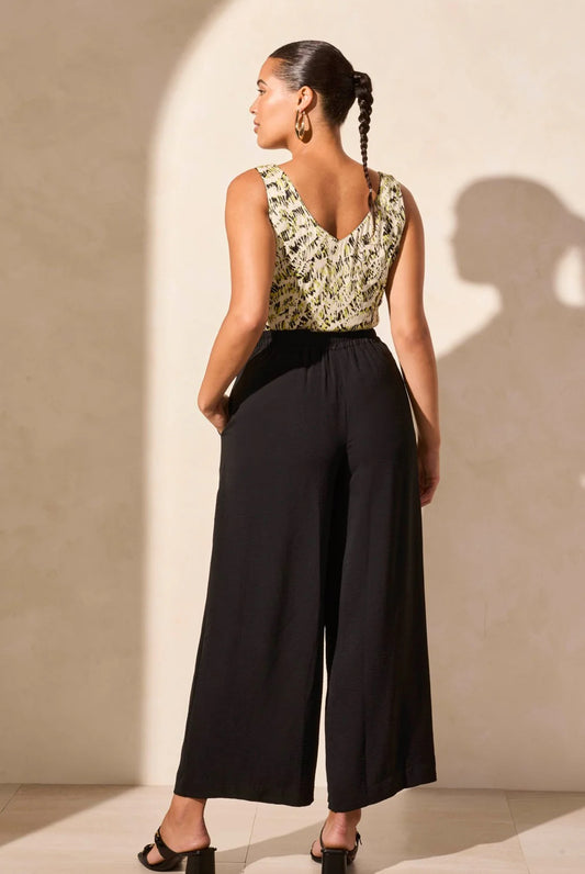 STRETCH WOVEN FLOWY PANTS WITH ELASTIC WAIST