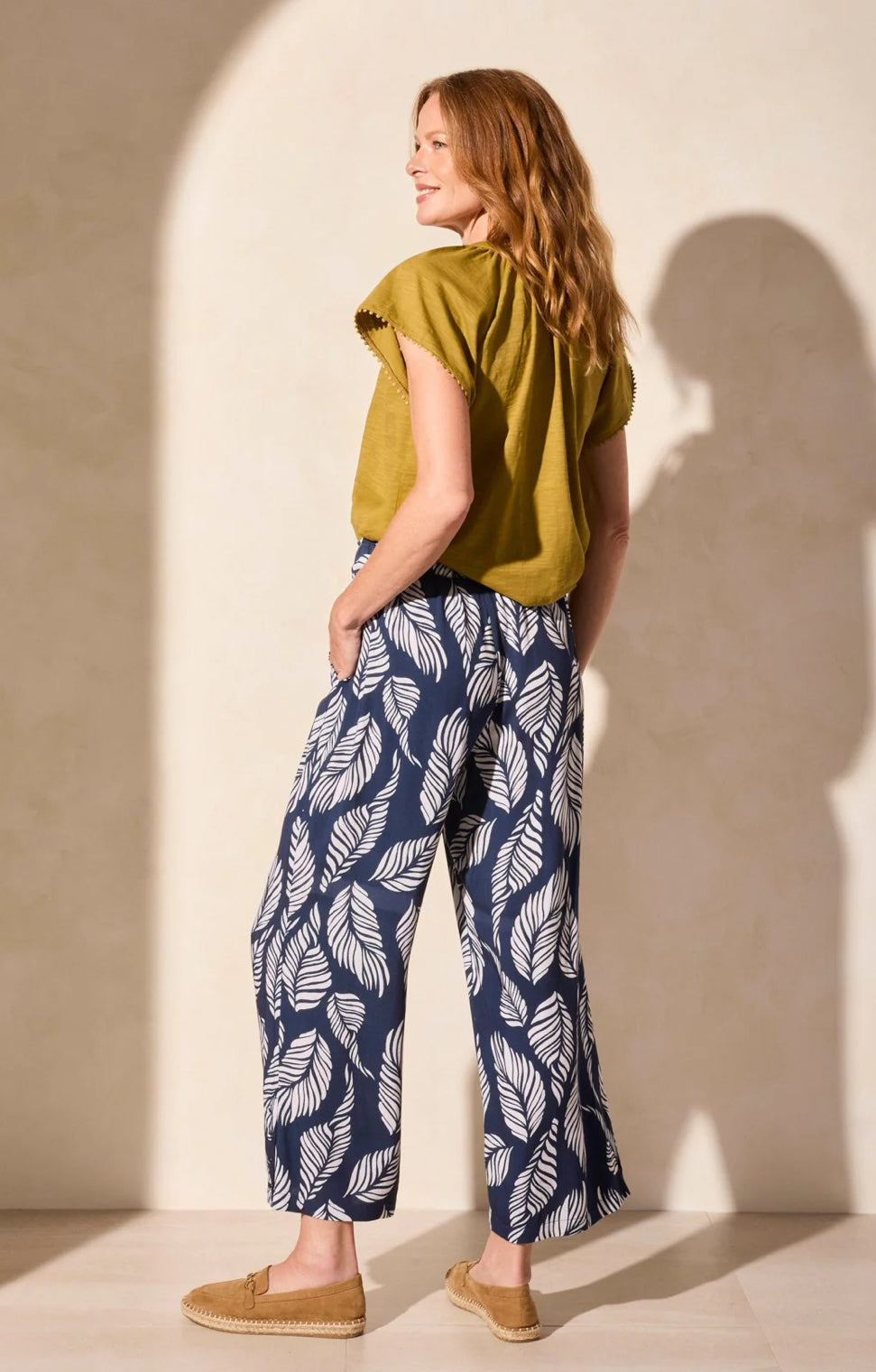PULL-ON WIDE LEG ANKLE PANT