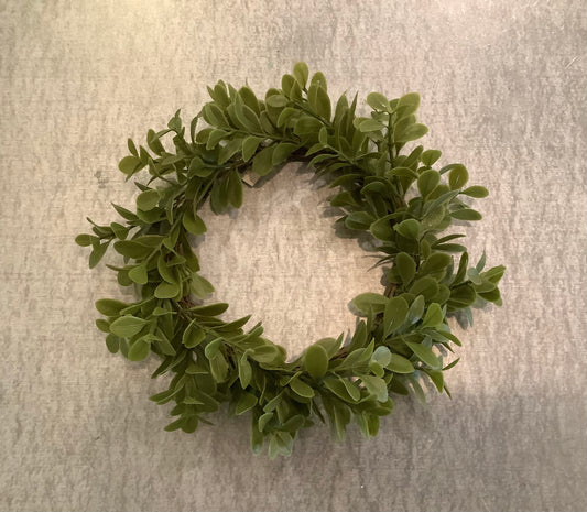 Boxwood mini wreath
