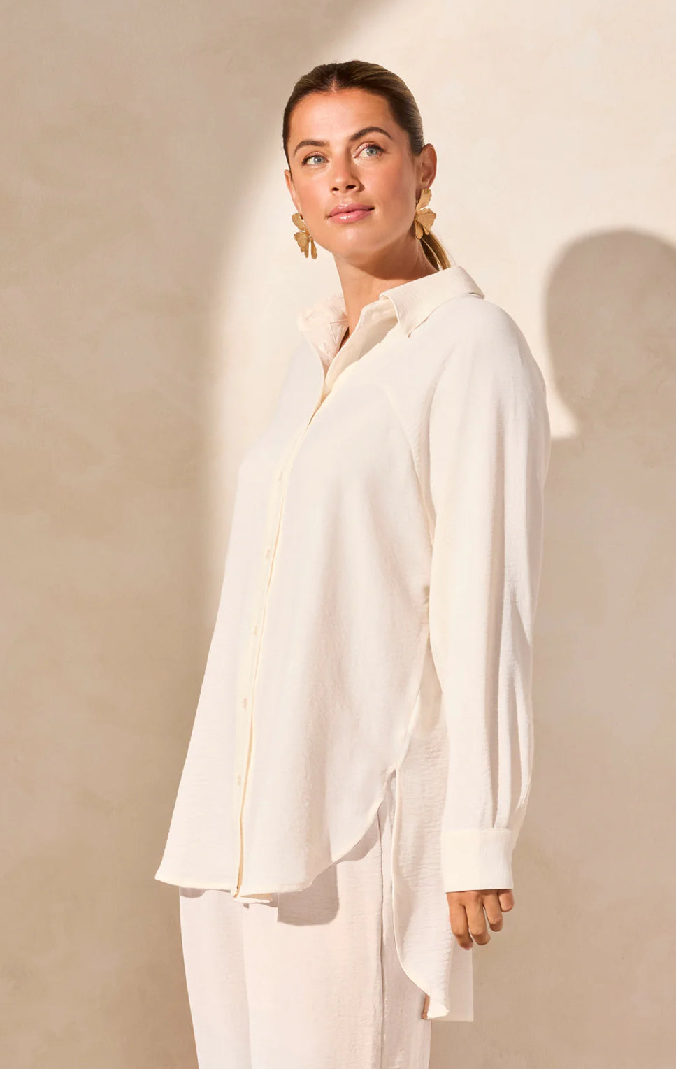 STRETCH WOVEN FLOWY RAGLAN SLEEVE SHIRT