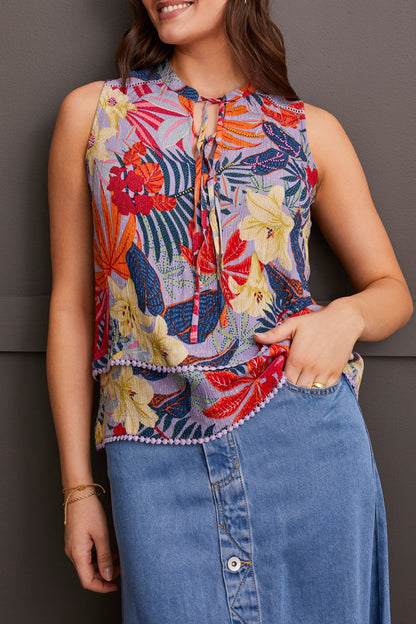 Sleeveless Blouse w. Beading